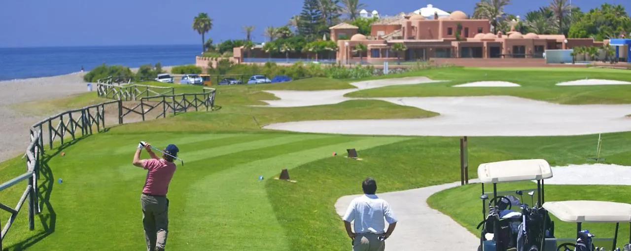 Stunning Penthouse Just Footsteps Away From Estepona'S Beaches エステポナ